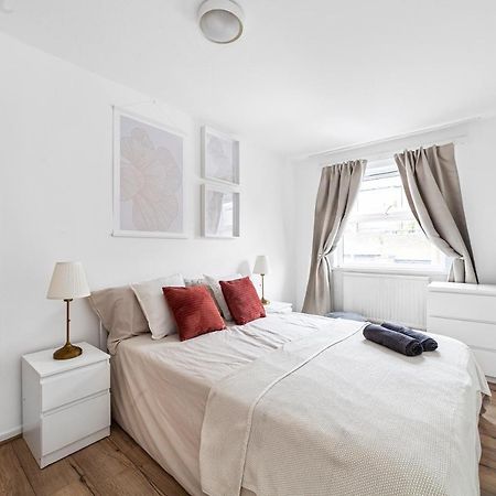 Arte Stays - 3-Bedroom Bright House London, Haggerston, Garden, Parking, 8 Min Walk To Haggerston Station, Weekly Or Monthly Stays, Serviced Accommodation - 7 Guests מראה חיצוני תמונה