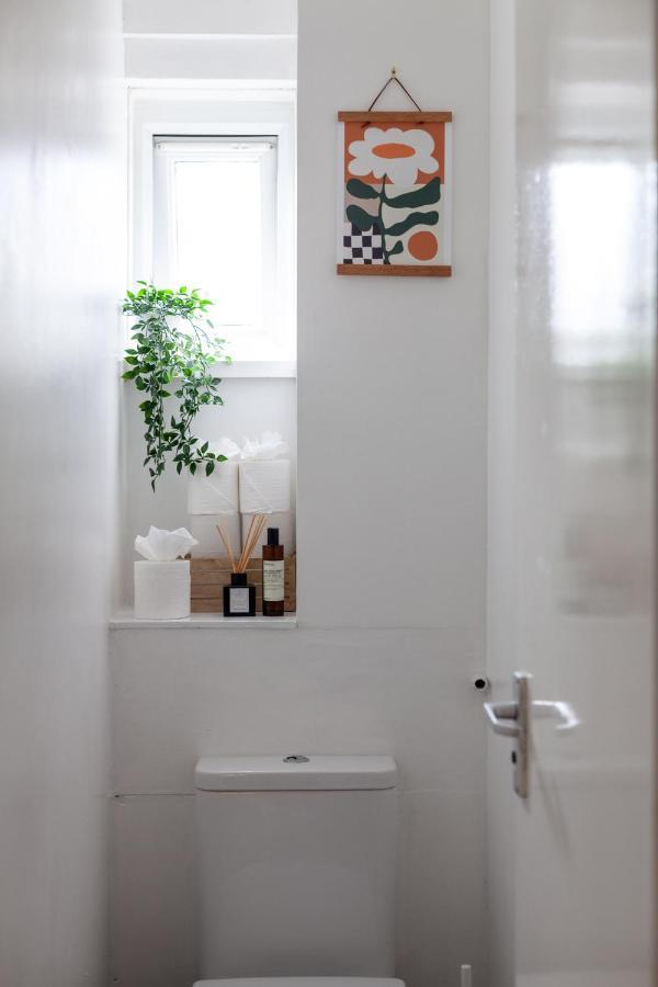 Arte Stays - 3-Bedroom Bright House London, Haggerston, Garden, Parking, 8 Min Walk To Haggerston Station, Weekly Or Monthly Stays, Serviced Accommodation - 7 Guests מראה חיצוני תמונה