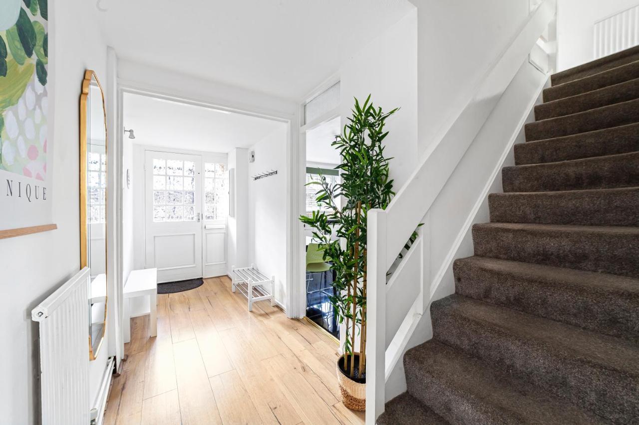 Arte Stays - 3-Bedroom Bright House London, Haggerston, Garden, Parking, 8 Min Walk To Haggerston Station, Weekly Or Monthly Stays, Serviced Accommodation - 7 Guests מראה חיצוני תמונה