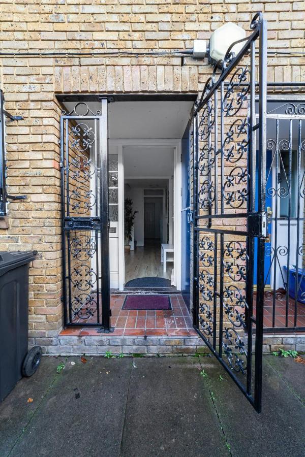 Arte Stays - 3-Bedroom Bright House London, Haggerston, Garden, Parking, 8 Min Walk To Haggerston Station, Weekly Or Monthly Stays, Serviced Accommodation - 7 Guests מראה חיצוני תמונה